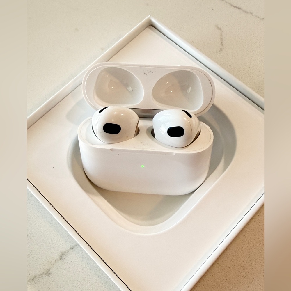 Apple AirPods 3rd Gen with Charging Cable, Case & USB Adapter - Picture 3 of 14